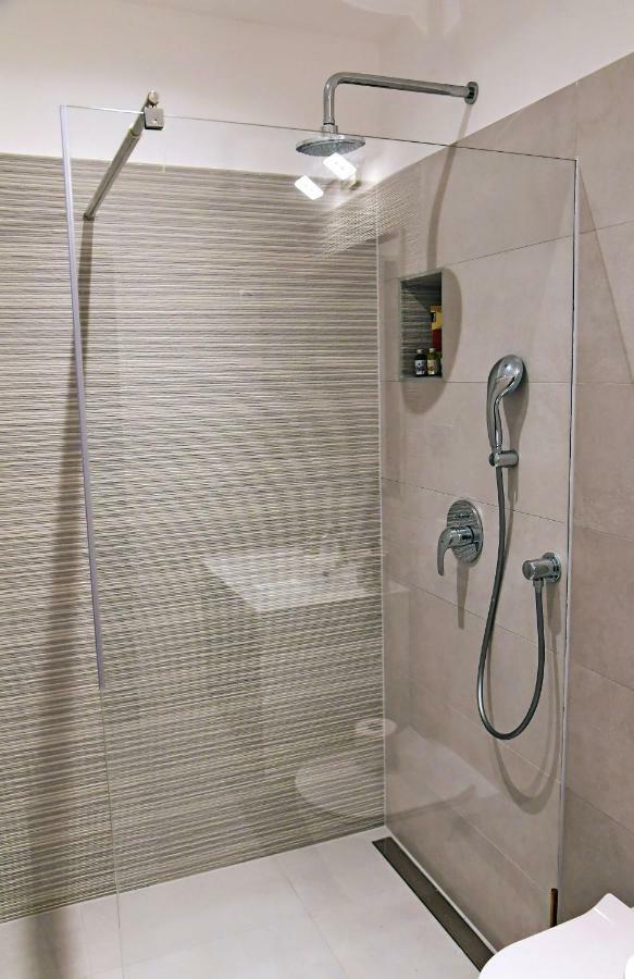 Apartment Luce ニヴィーチェ エクステリア 写真